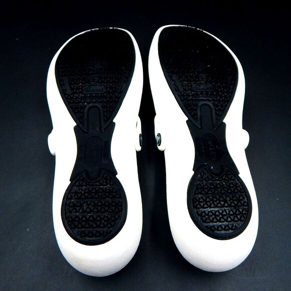 Crocs Alice White Mary Jane Women 8 Work Shoe Slip On Flats - Picture 12 of 12